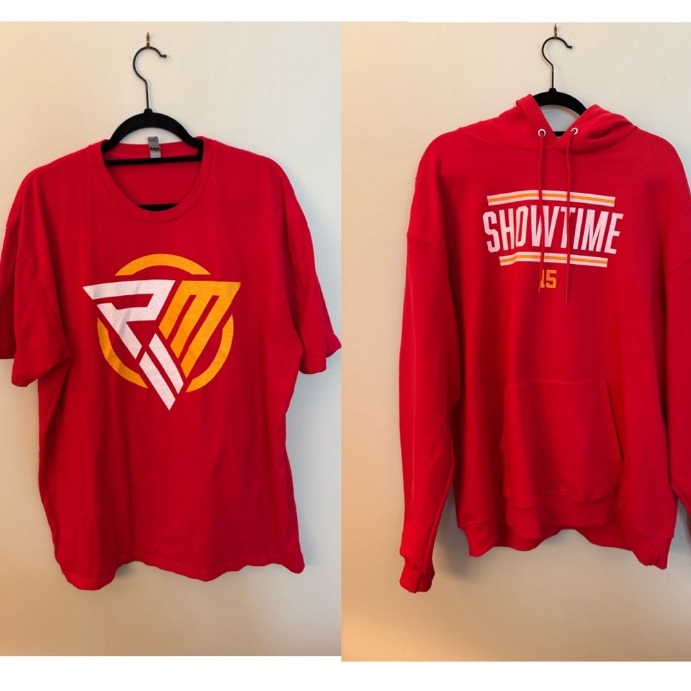 Bundle EUC Chiefs Mahomes t-shirt and hoodie sweatshirt XXL